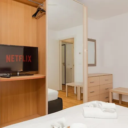 Free Parking Largo Barriera Comfort Apartman