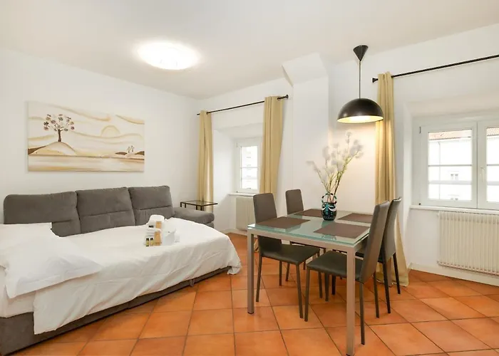 Free Parking Largo Barriera Comfort Apartman